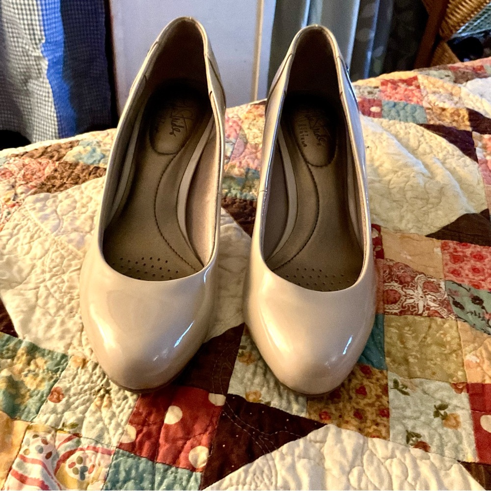 Lifestride  Lively Cream Pumps